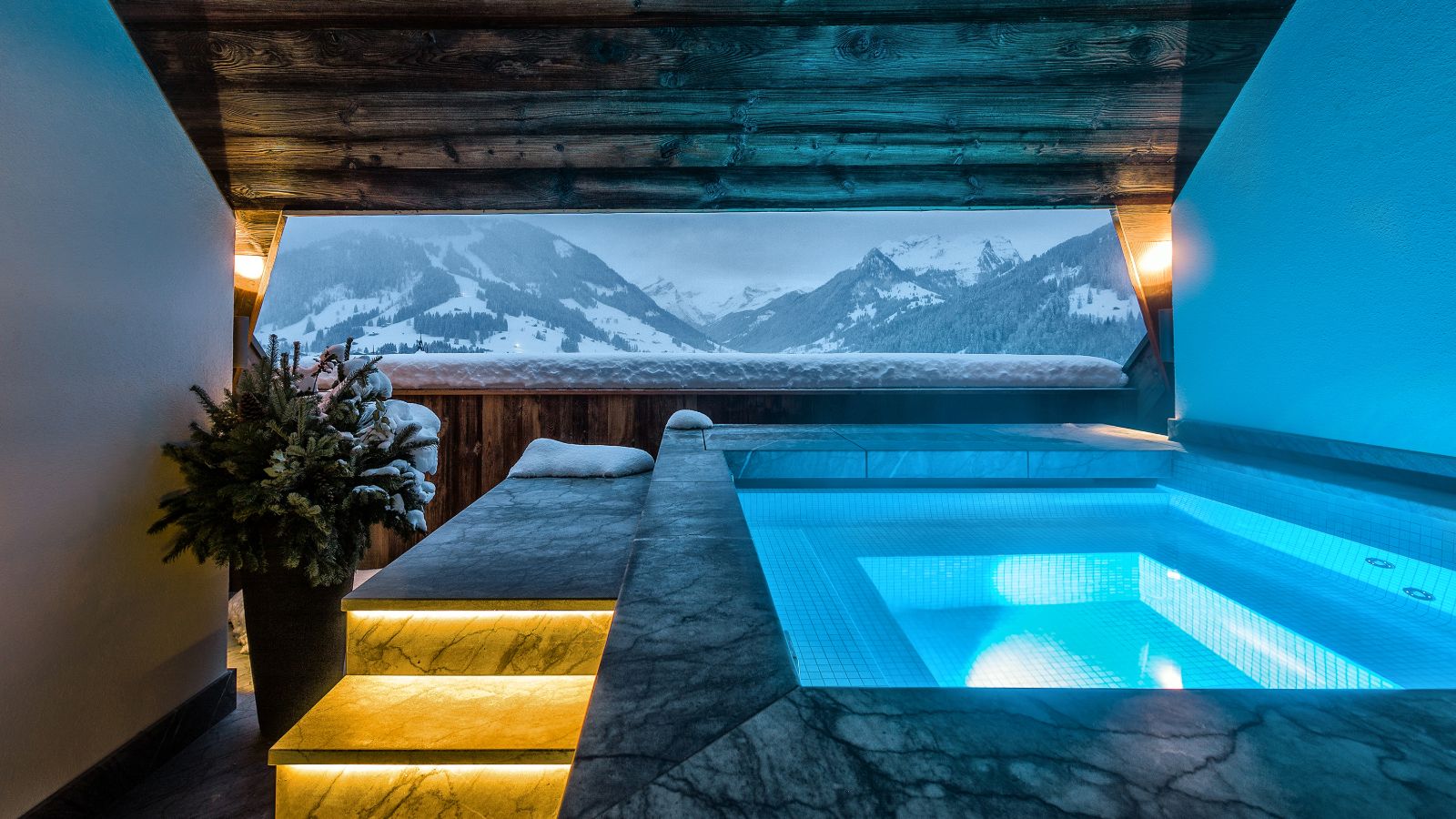 Luxury-Ski-Chalet-Gstaad-Panorama-Suite-Alpina-Gstaad-Oxford-Ski-Spa.jpg