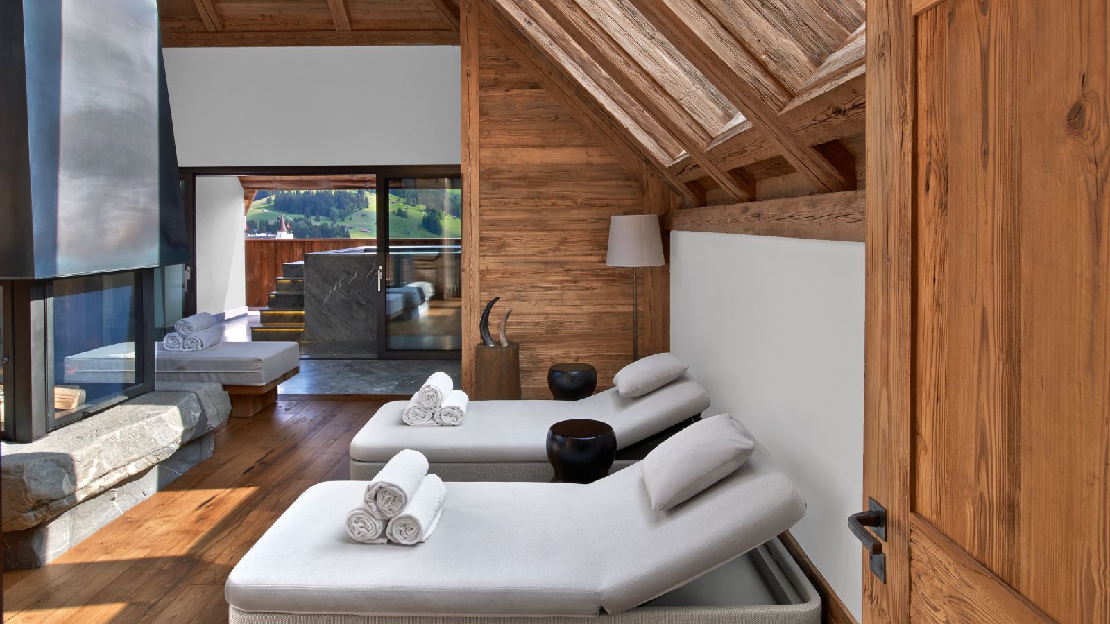 Luxury-Ski-Chalet-Gstaad-Panorama-Suite-Alpina-Gstaad-Oxford-Ski-Spa3.jpg