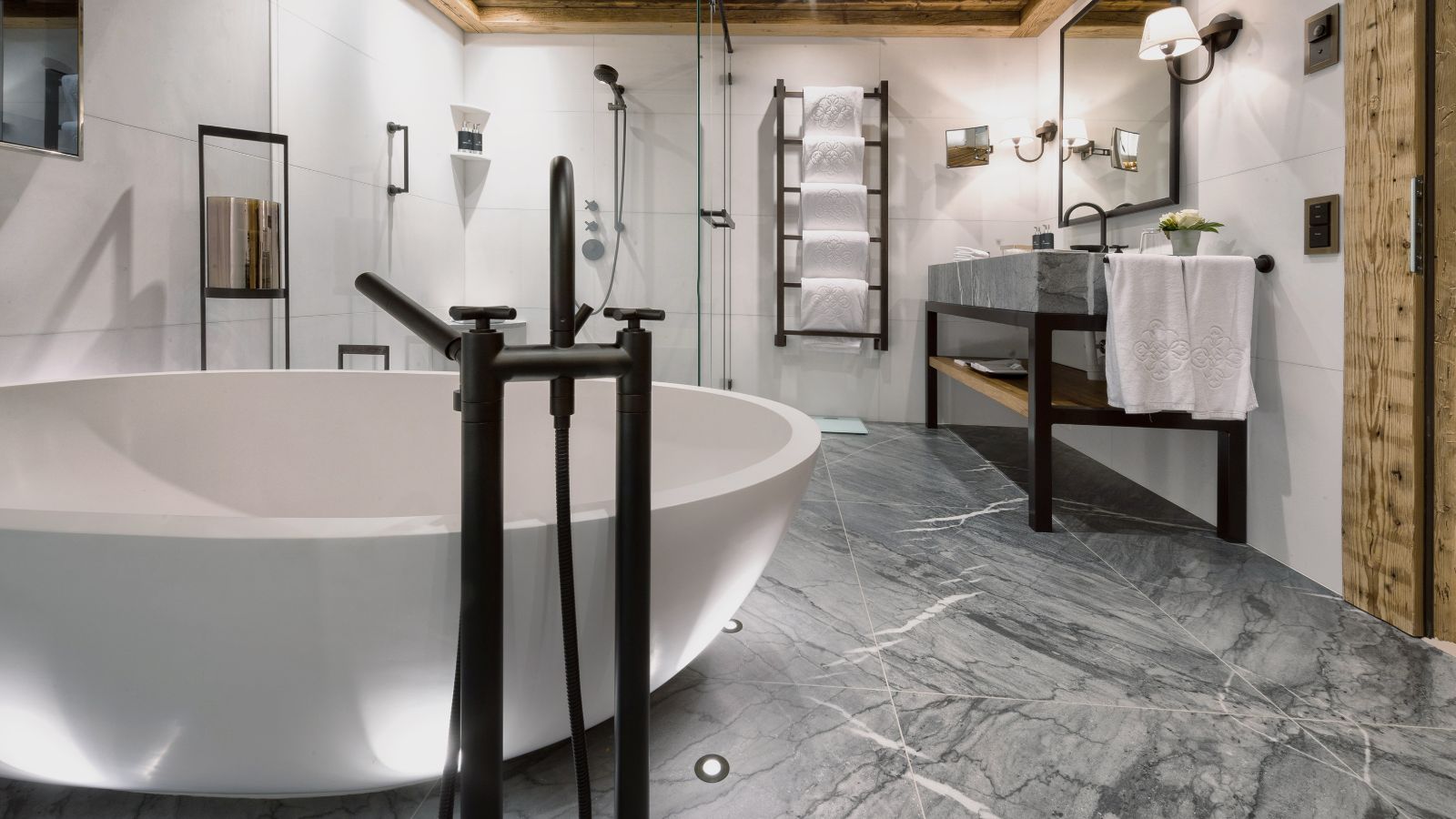 Luxury-Ski-Chalet-Gstaad-Panorama-Suite-Alpina-Gstaad-Oxford-Ski-Bathroom.jpg