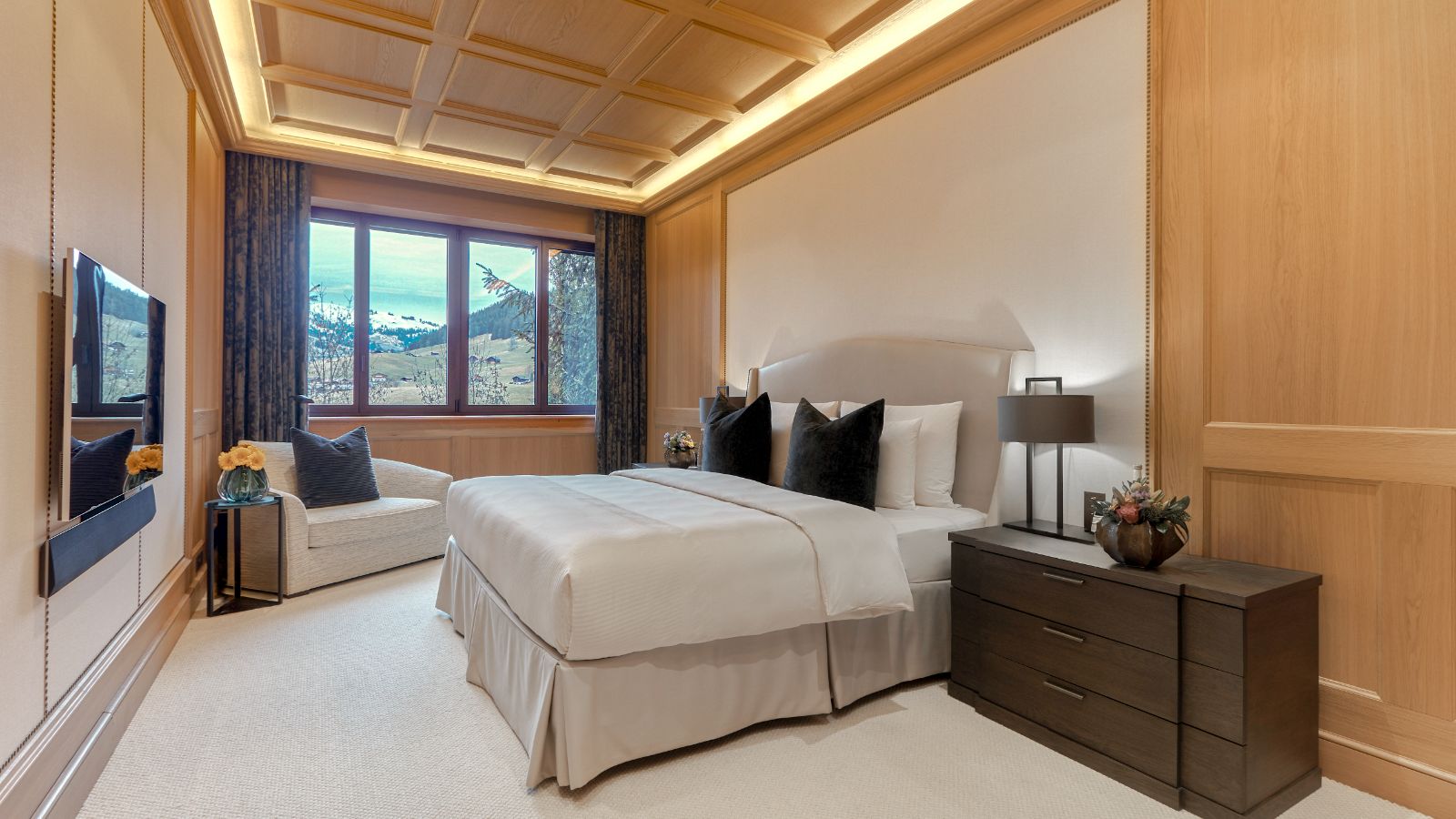 Luxury-Ski-Chalet-Alpina-Residence-Alpina-Gstaad-Gstaad-Oxford-Ski-Bedroom (3).jpg