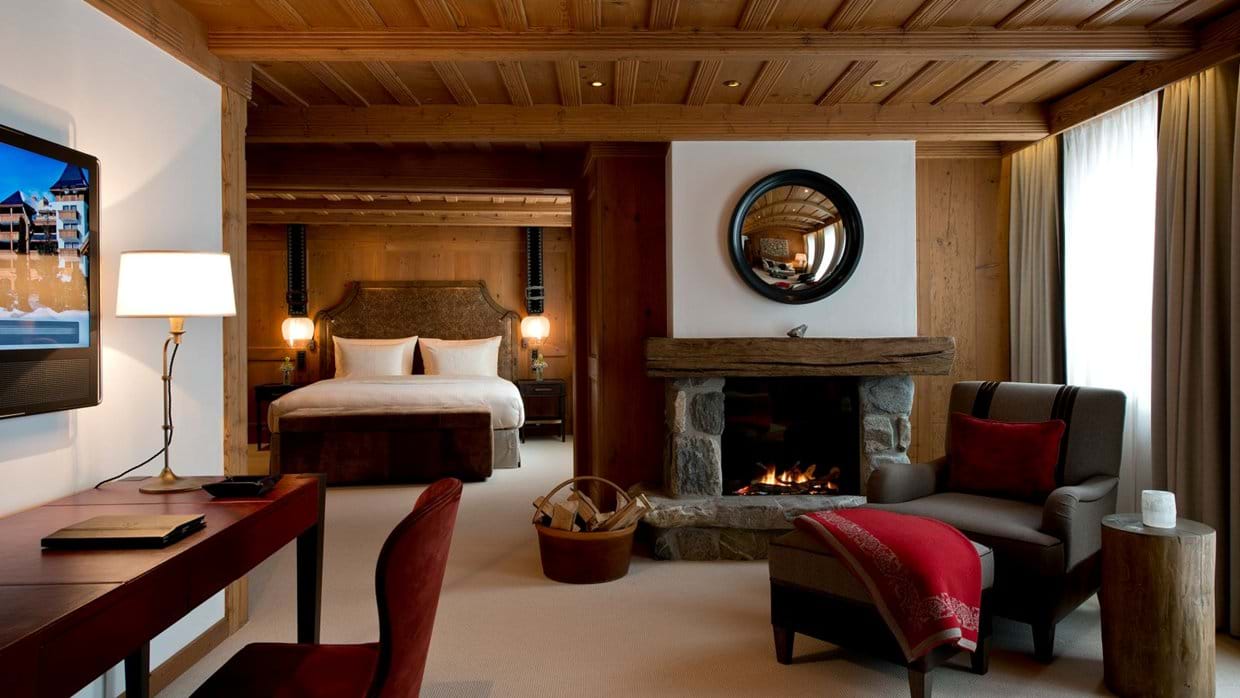Luxury-Ski-Chalet-Gstaad-Alpina-Gstaad-Chalet-Suite-Oxford-Ski-Bedroom (1).jpg