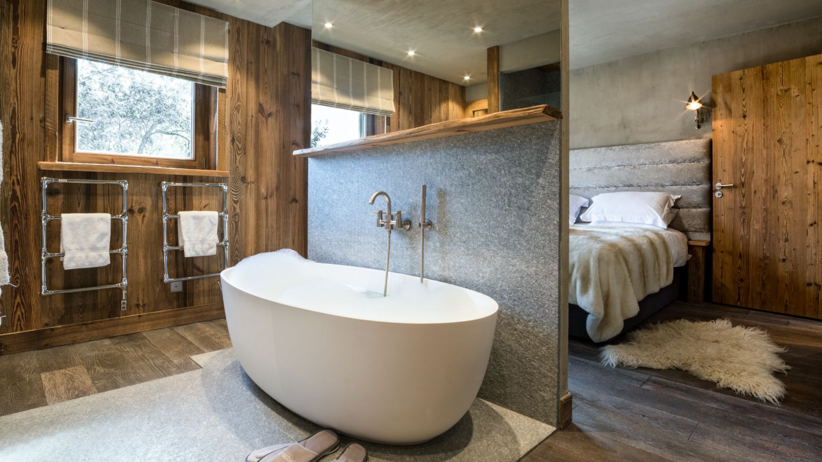 luxury-ski-chalets-courchevel-le-praz-dulcis casu-oxford-ski-bathroom (2).jpg