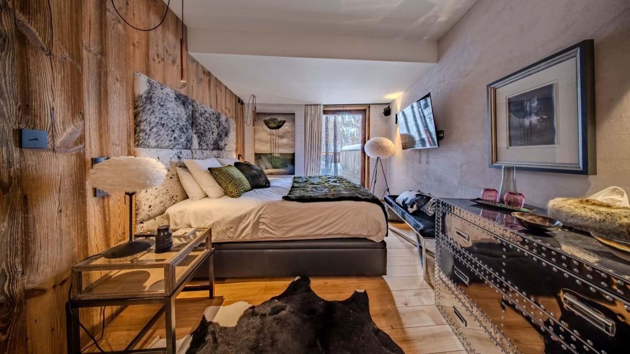 Luxury-Ski-Chalet-Val-D-Isere-Orso-Orca-Oxford-Ski-Bedroom.jpg