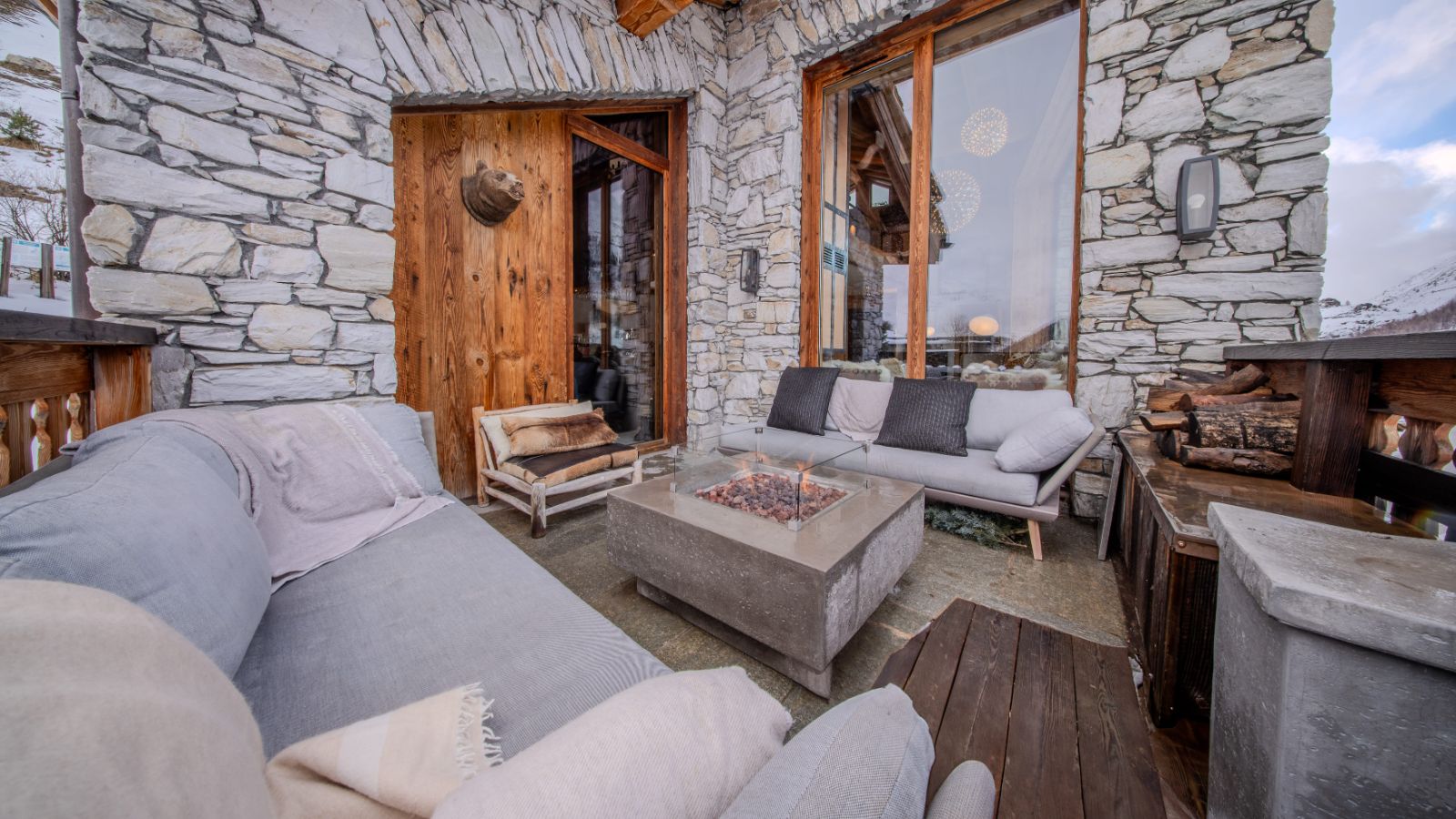 Luxury-Ski-Chalet-Val-D-Isere-Orso-Orca-Oxford-Ski-Balcony (4).jpg