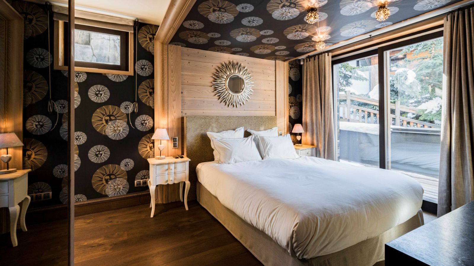 Luxury-Ski-Chalet-Courchevel-1650-La-Dolce-Vita-Oxford-Ski-Bedroom (5).jpg