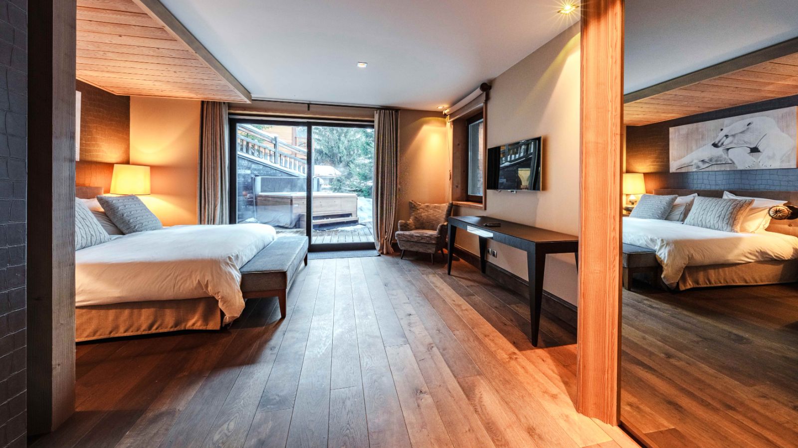 Luxury-Ski-Chalet-Courchevel-1650-La-Dolce-Vita-Oxford-Ski-Bedroom (13).jpg