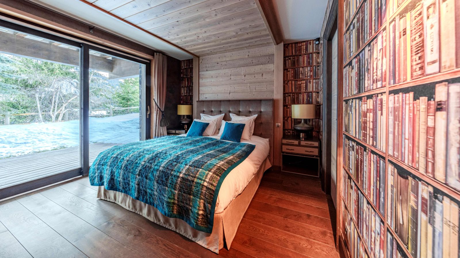 Luxury-Ski-Chalet-Courchevel-1650-La-Dolce-Vita-Oxford-Ski-Bedroom (14).jpg