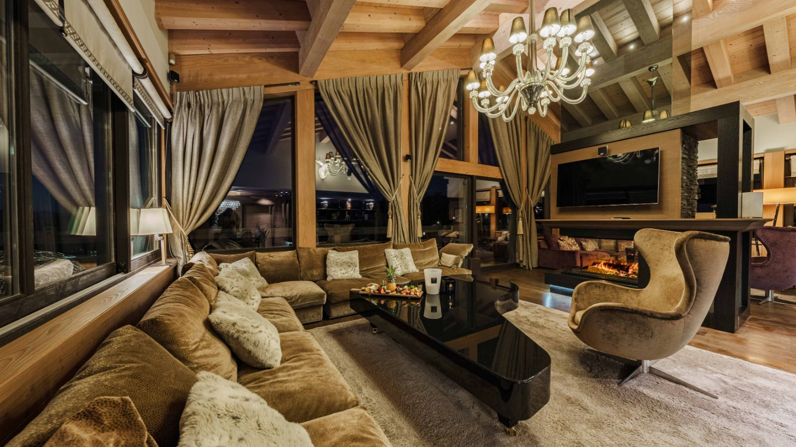 Luxury-Ski-Chalet-Courchevel-1650-La-Dolce-Vita-Oxford-Ski-Lounge2.jpg