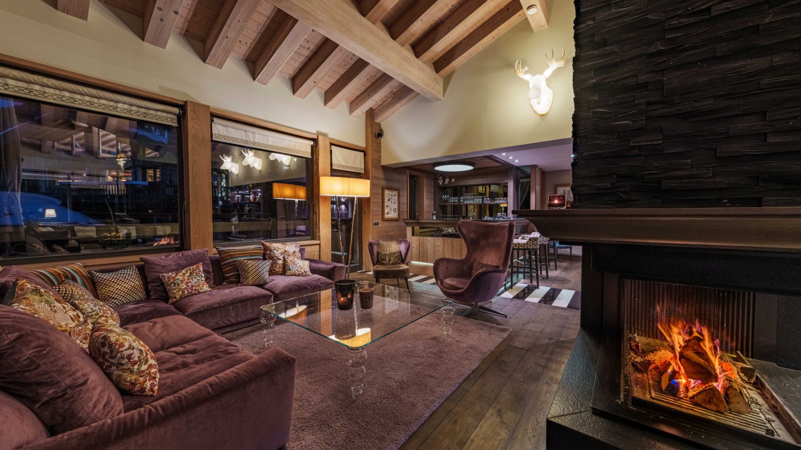 Luxury-Ski-Chalet-Courchevel-1650-La-Dolce-Vita-Oxford-Ski-Lounge3.jpg