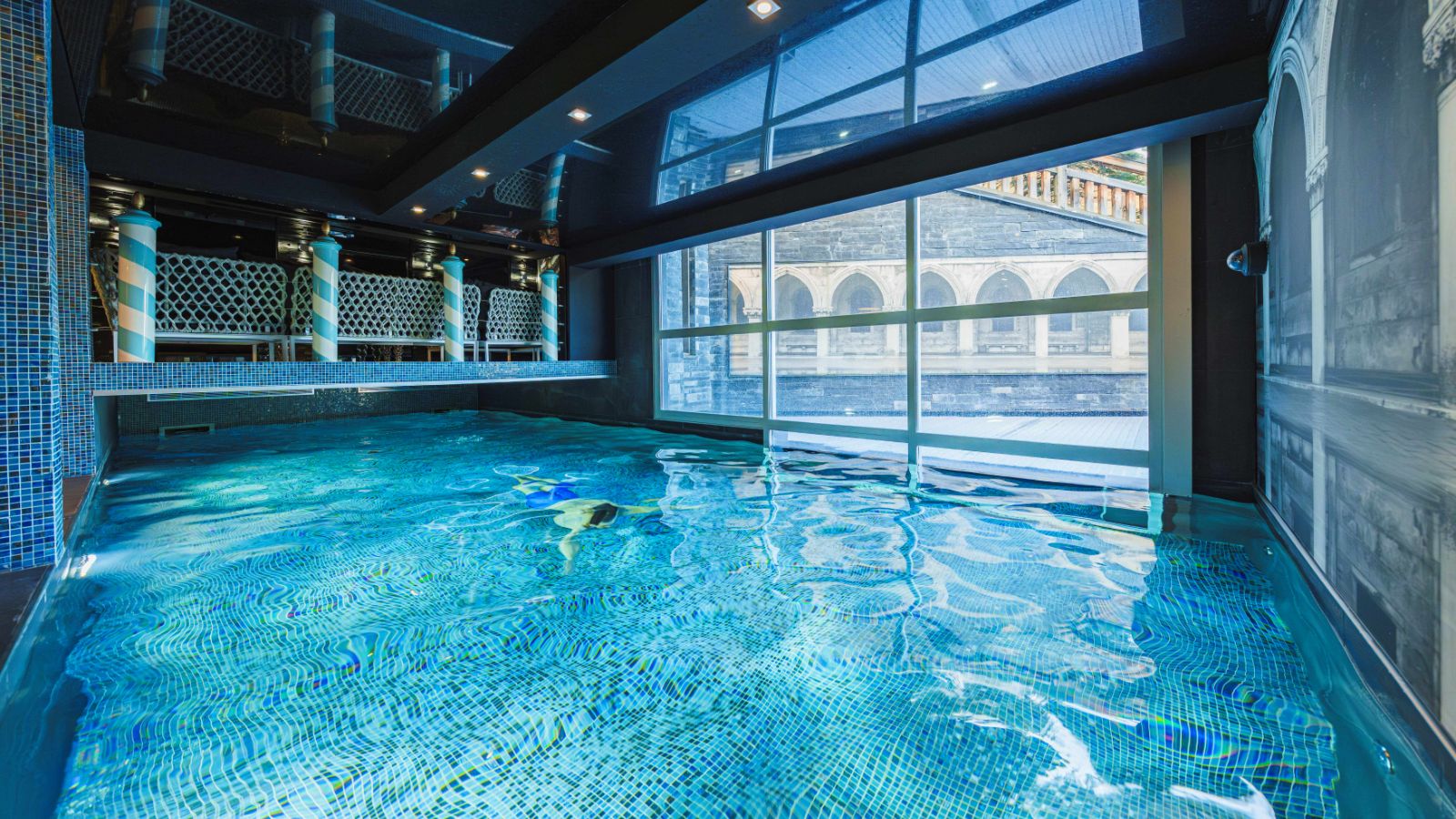 Luxury-Ski-Chalet-Courchevel-1650-La-Dolce-Vita-Oxford-Ski-pool.jpg