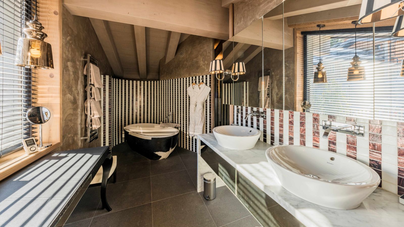 Luxury-Ski-Chalet-Courchevel-1650-La-Dolce-Vita-Oxford-Ski-Bathroom.jpg