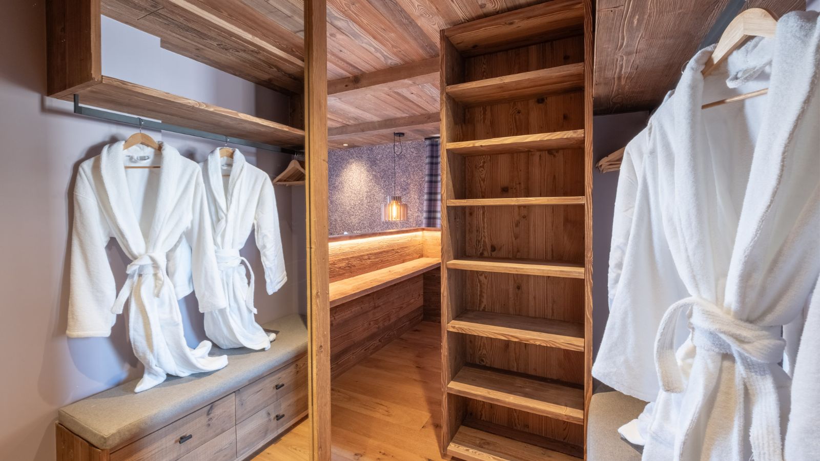 Luxury-Ski-Chalet-Meribel-Chalet-Kalinka-Oxford-Ski-Bedroom (10).JPG