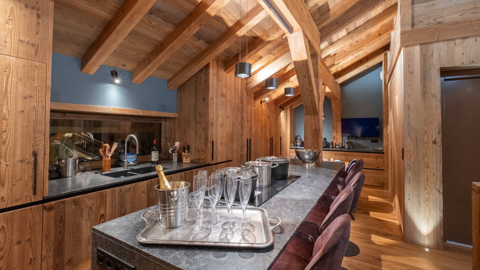 Luxury-Ski-Chalet-Meribel-Chalet-Kalinka-Oxford-Ski-Bedroom (17).JPG