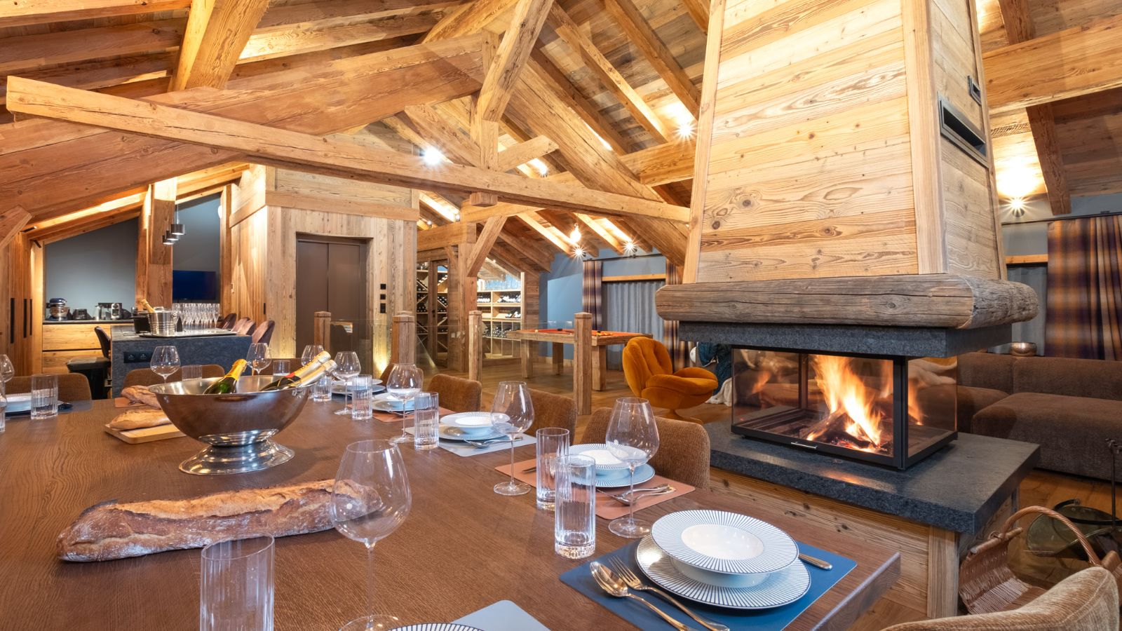 Luxury-Ski-Chalet-Meribel-Chalet-Kalinka-Oxford-Ski-Dining2.JPG