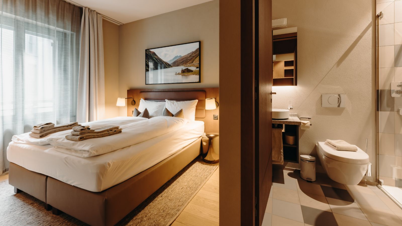 Luxury-Ski-Apartment-Andermatt-Andermatt-Alpine-Apartments-Oxford-Ski-Bedroom (7).jpg