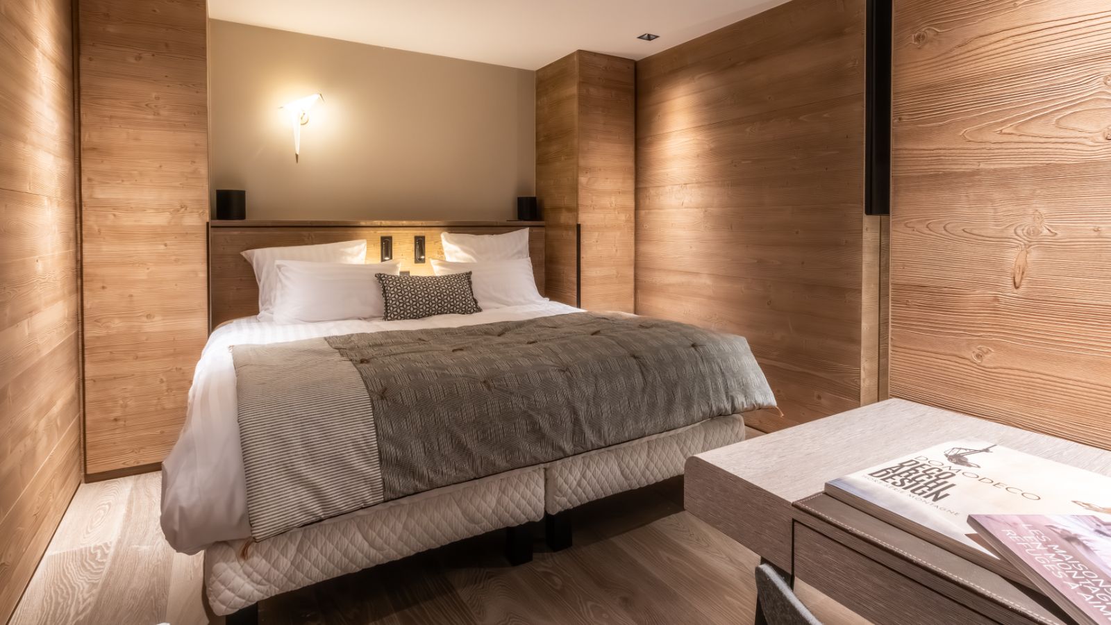 Luxury-Ski-Calet-Meribel-Chalet-Kirana-Oxford-Ski-Bedroom (2).jpg