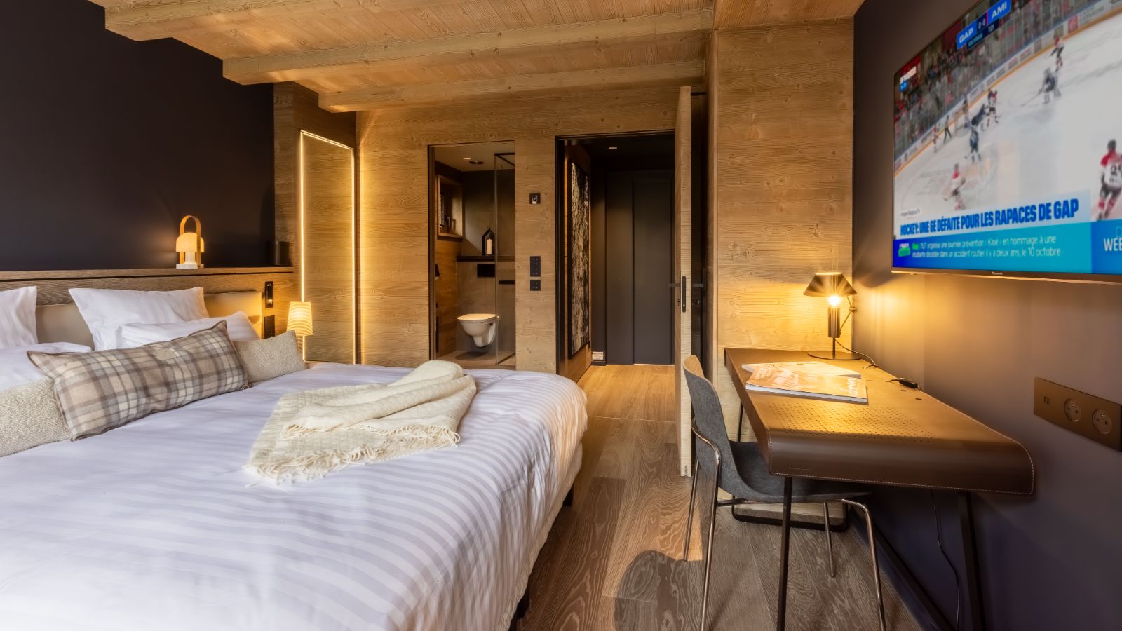 Luxury-Ski-Calet-Meribel-Chalet-Kirana-Oxford-Ski-Bedroom (36).jpg