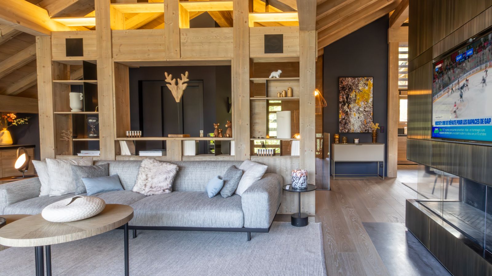 Luxury-Ski-Calet-Meribel-Chalet-Kirana-Oxford-Ski-Lounge.jpg