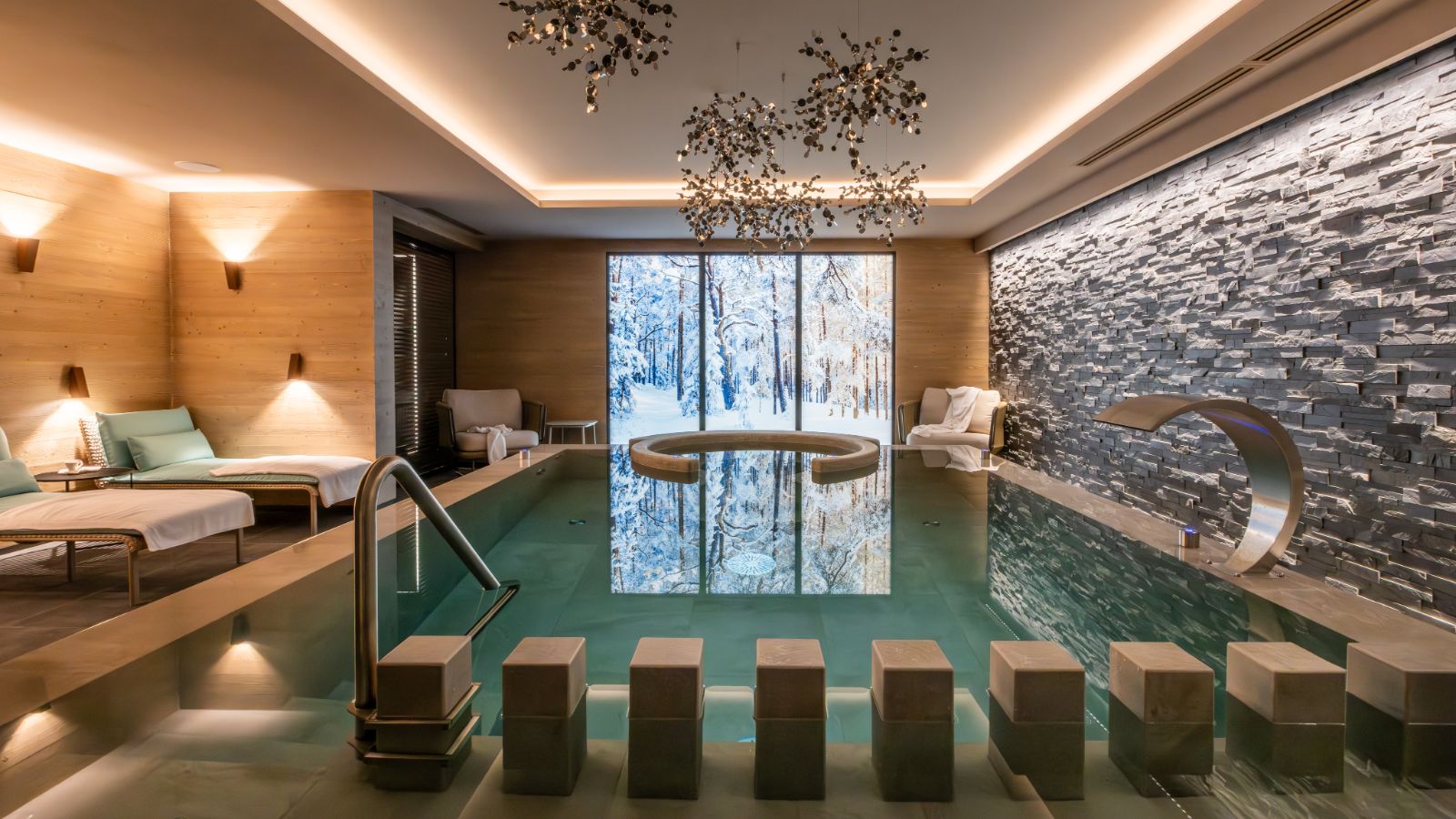Luxury-Ski-Calet-Meribel-Chalet-Kirana-Oxford-Ski-Pool.jpg