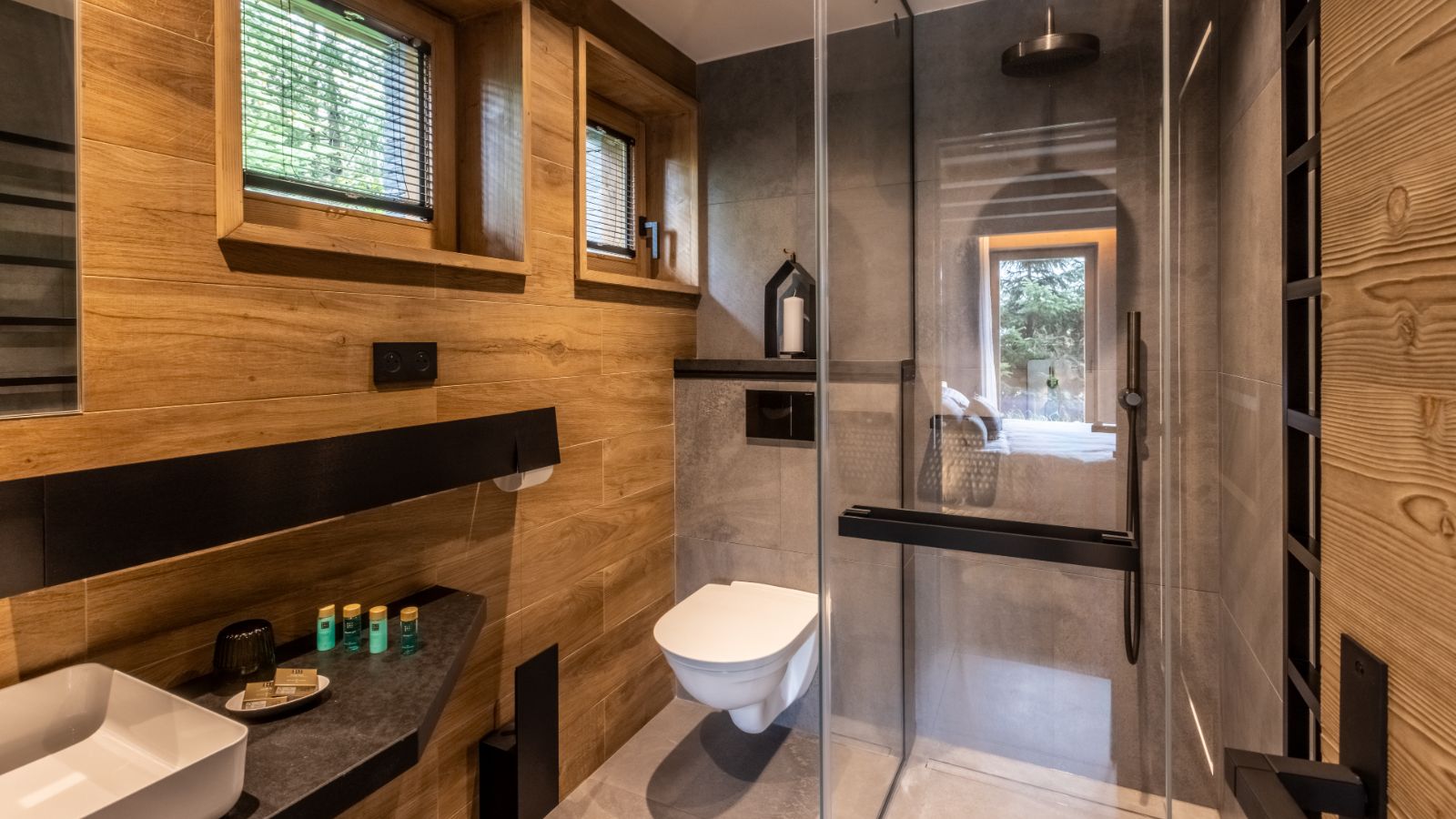 Luxury-Ski-Calet-Meribel-Chalet-Kirana-Oxford-Ski-Bathroom.jpg