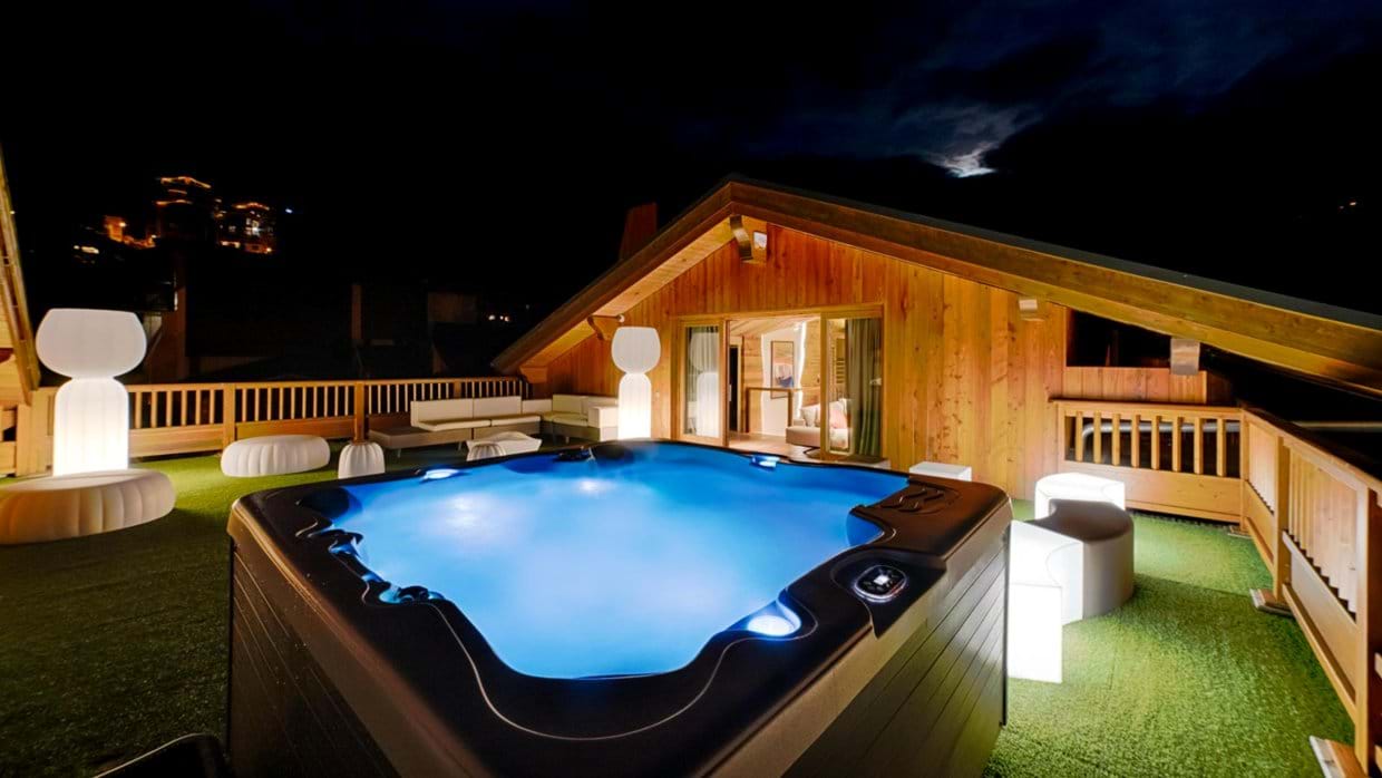 Luxuy-Ski-Chalet-Tignes-Cap-Crystal-Lodge-Oxford-Ski-Pool.jpg