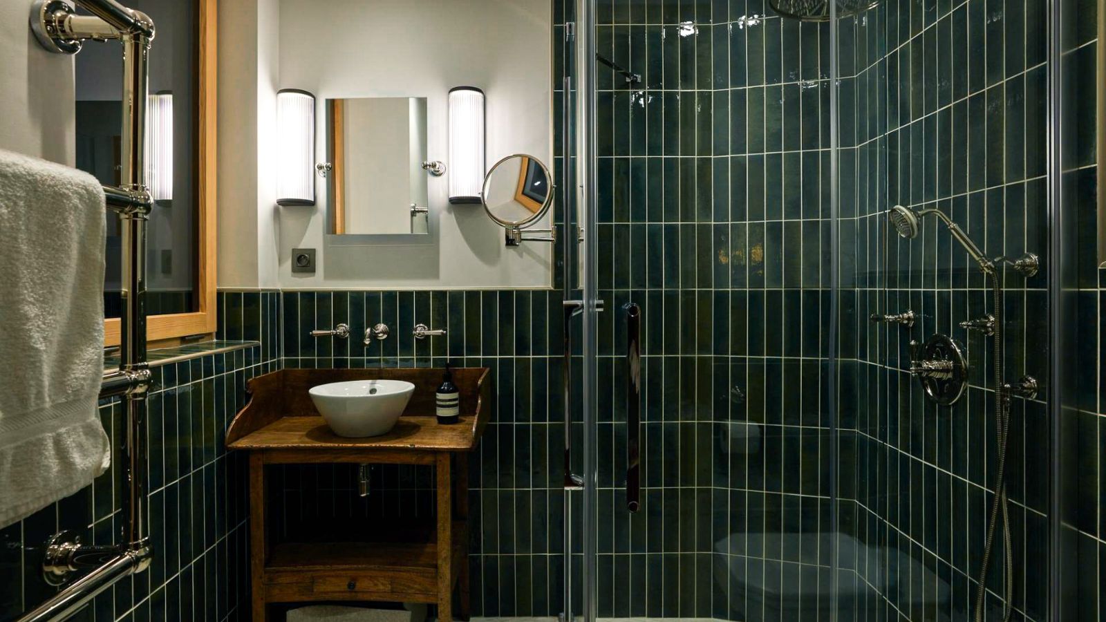 luxury-ski-chalets-chamonix-chalet-pogo-oxford-ski (12).jpg