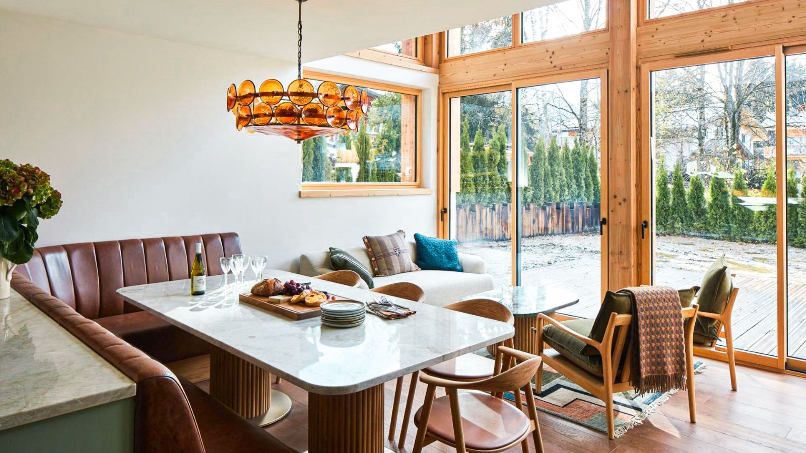 luxury-ski-chalets-chamonix-chalet-pogo-oxford-ski-dining (2).jpg