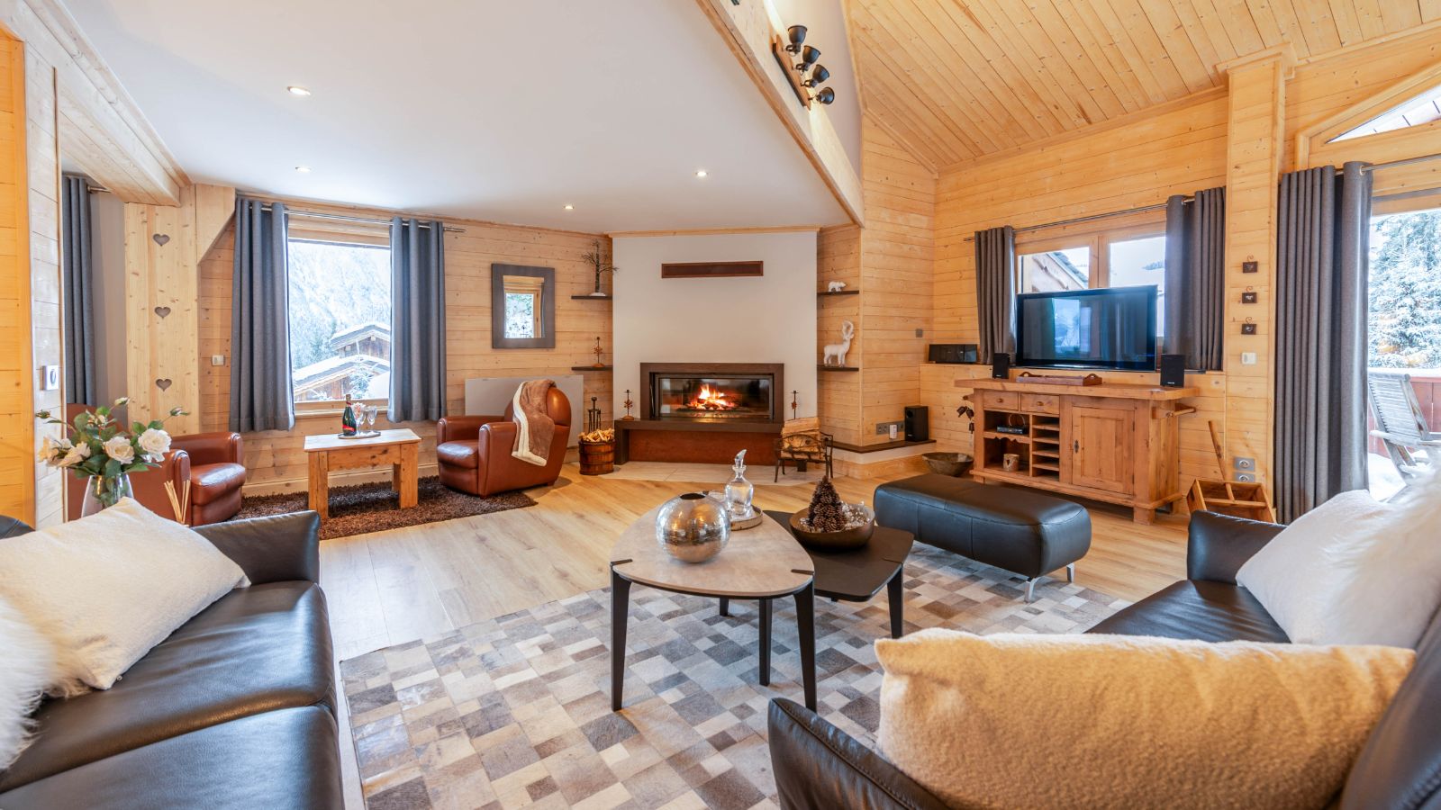 Luxury-Ski-Chalet-Courchevel-1850-Chalet-Jade-Oxford-Ski-Lounge2.jpg