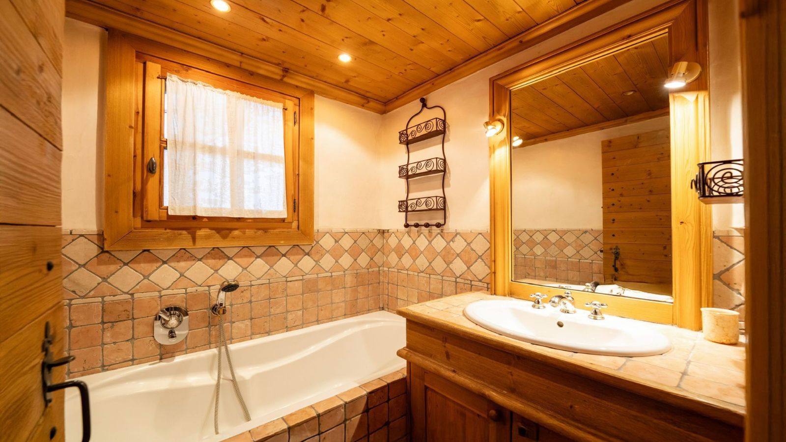 luxury-ski-chalet-courchevel-chalet-k2-oxford-ski-bathroom.jpg
