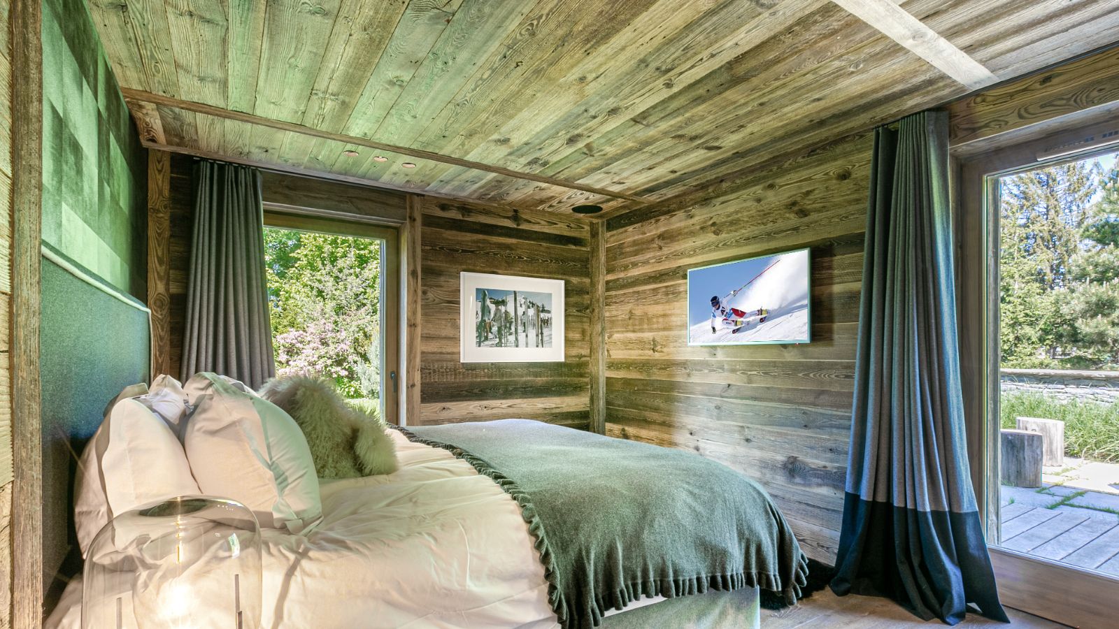 luxury-ski-chalets-megeve-echappee-darbois-oxford-ski-bedroom2.jpg