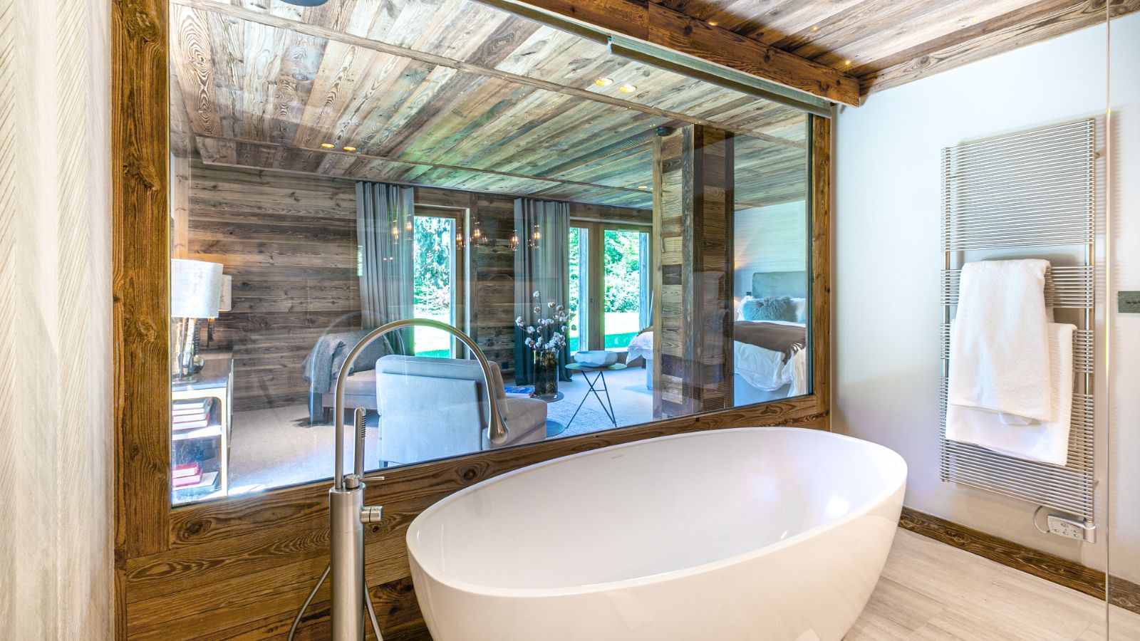 luxury-ski-chalets-megeve-echappee-darbois-oxford-ski-bathroom (4).jpg