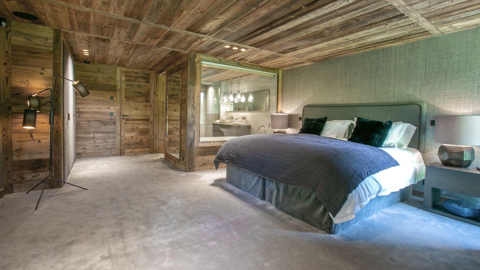 luxury-ski-chalets-megeve-echappee-darbois-oxford-ski-Bedroom3.jpg