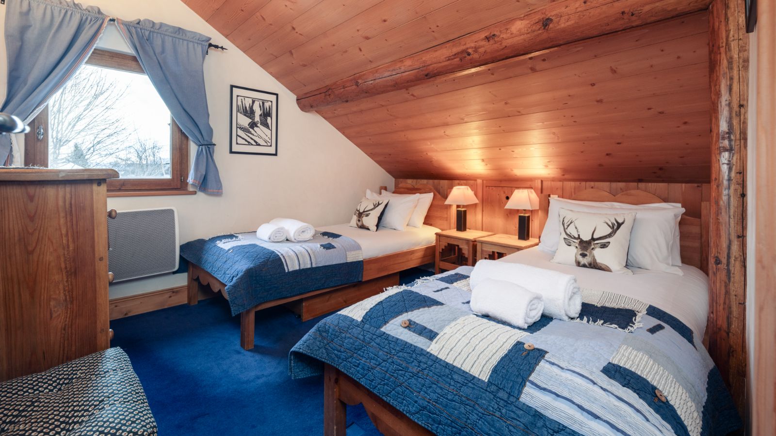 luxury-ski-chalet-meribel-tourterelle-oxford-ski-bedroom (3).jpg