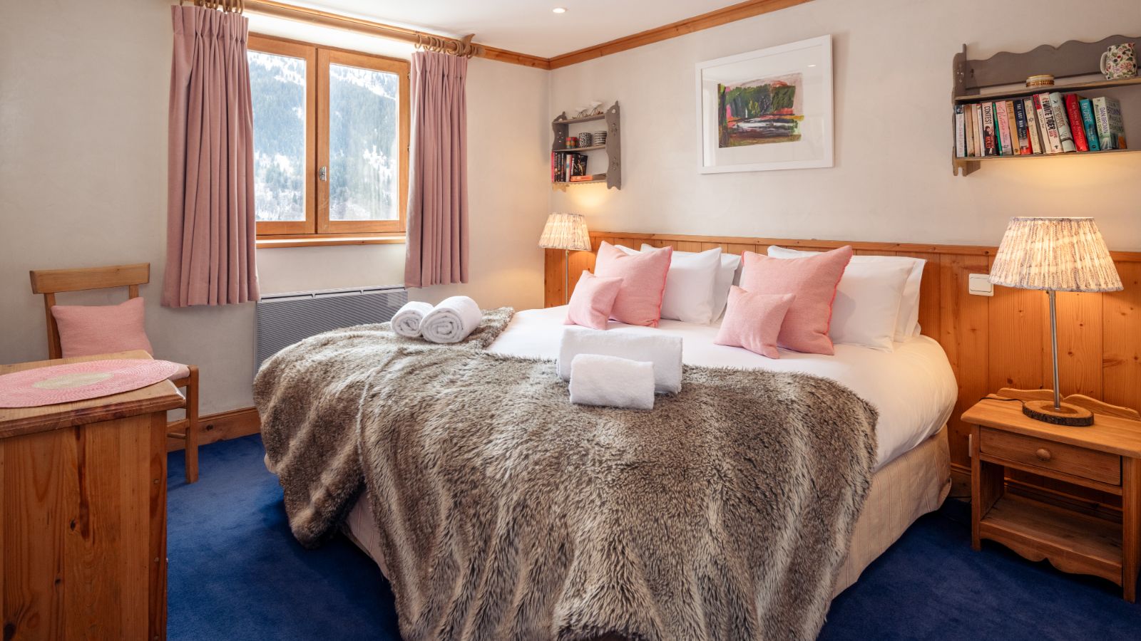 luxury-ski-chalet-meribel-tourterelle-oxford-ski-bedroom (1).jpg