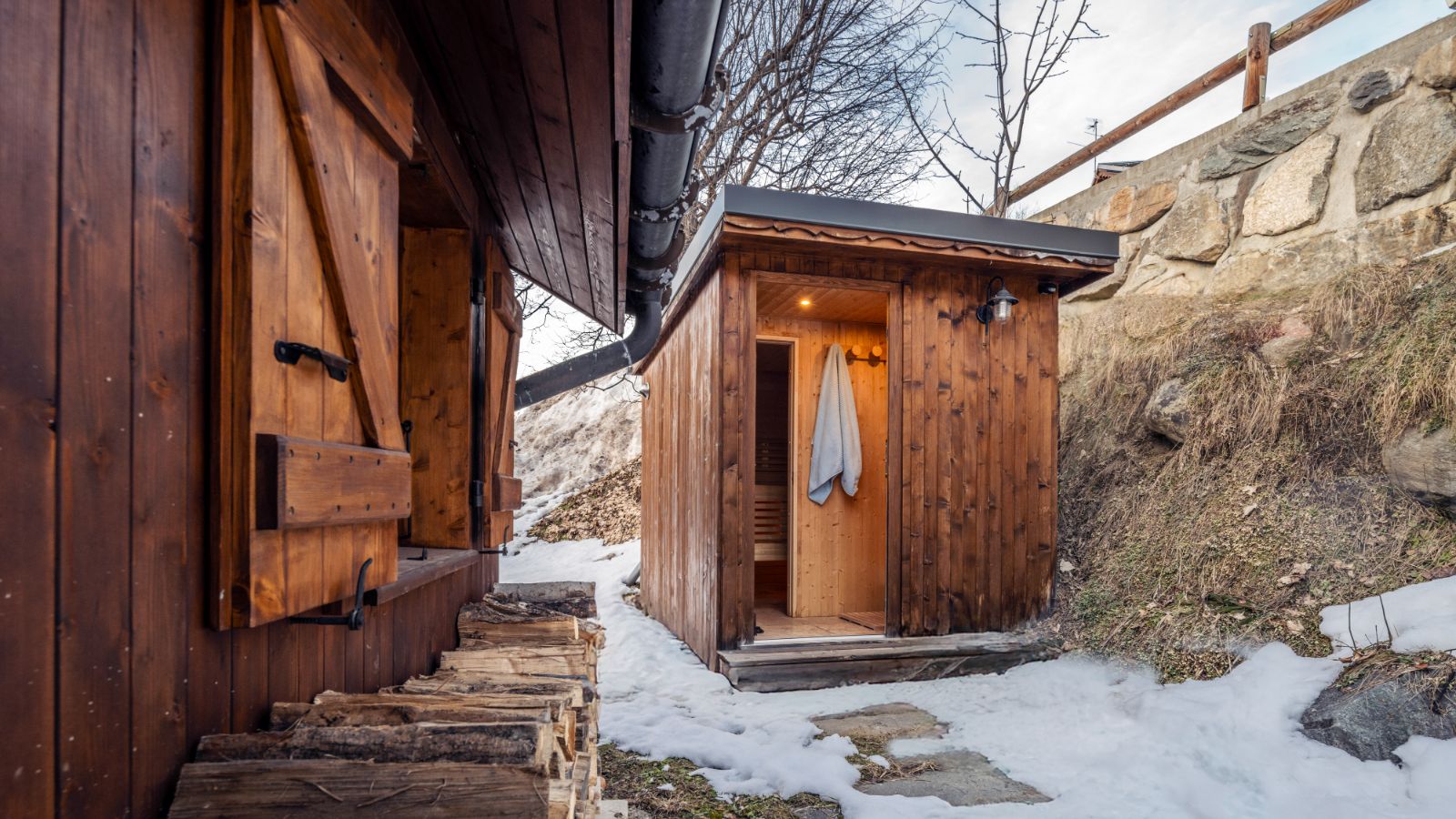 luxury-ski-chalet-meribel-tourterelle-oxford-ski-sauna (1).jpg