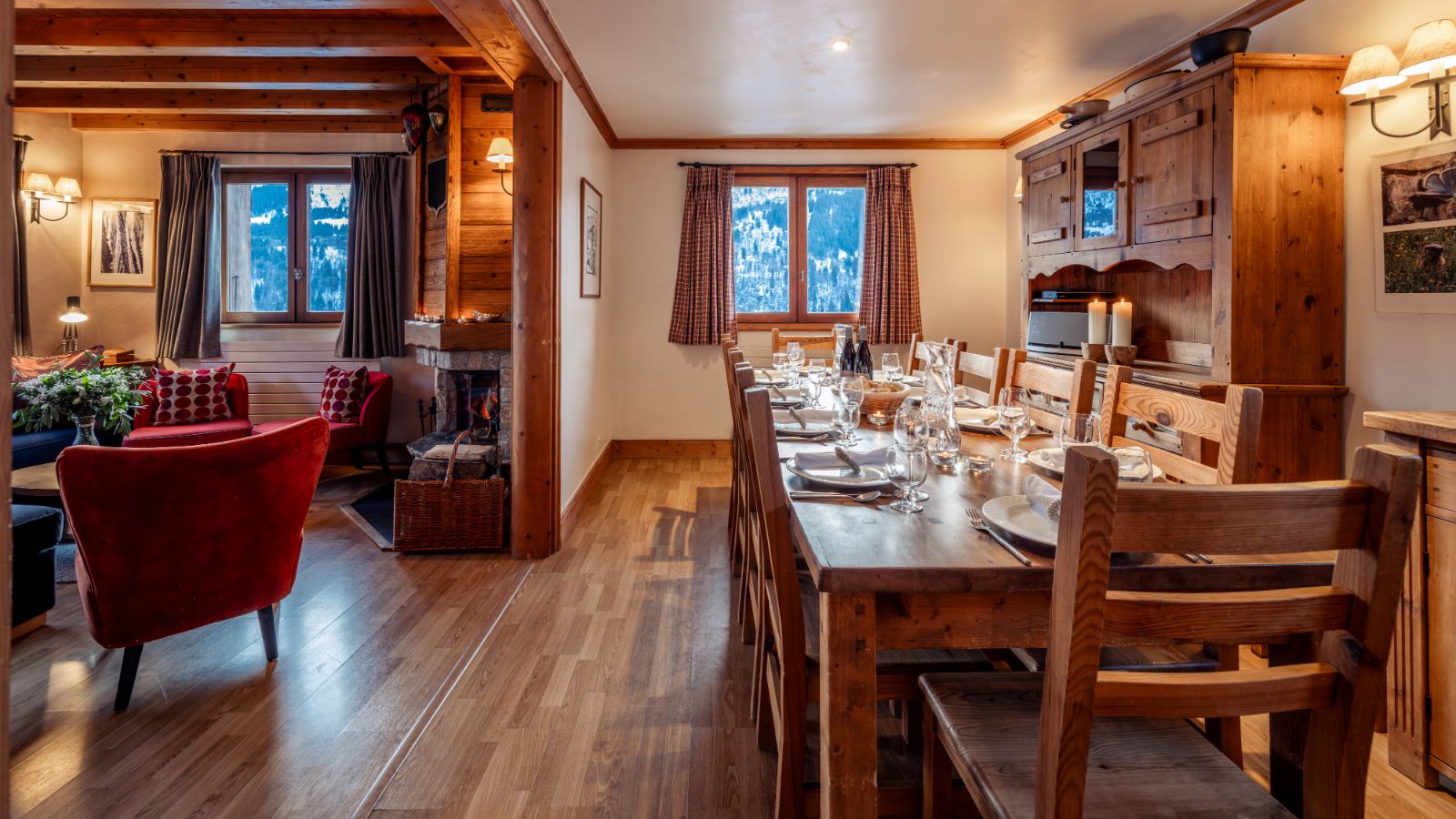 luxury-ski-chalet-meribel-tourterelle-oxford-ski-dining1 (3).jpg