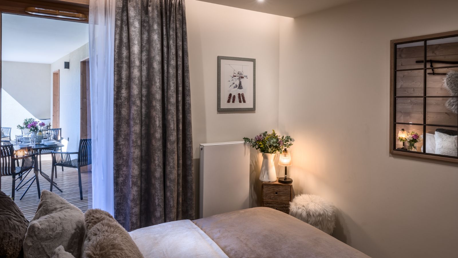 luxury-ski-chalet-les gets-apartment-artois-oxford-ski-bedroom 2.jpg