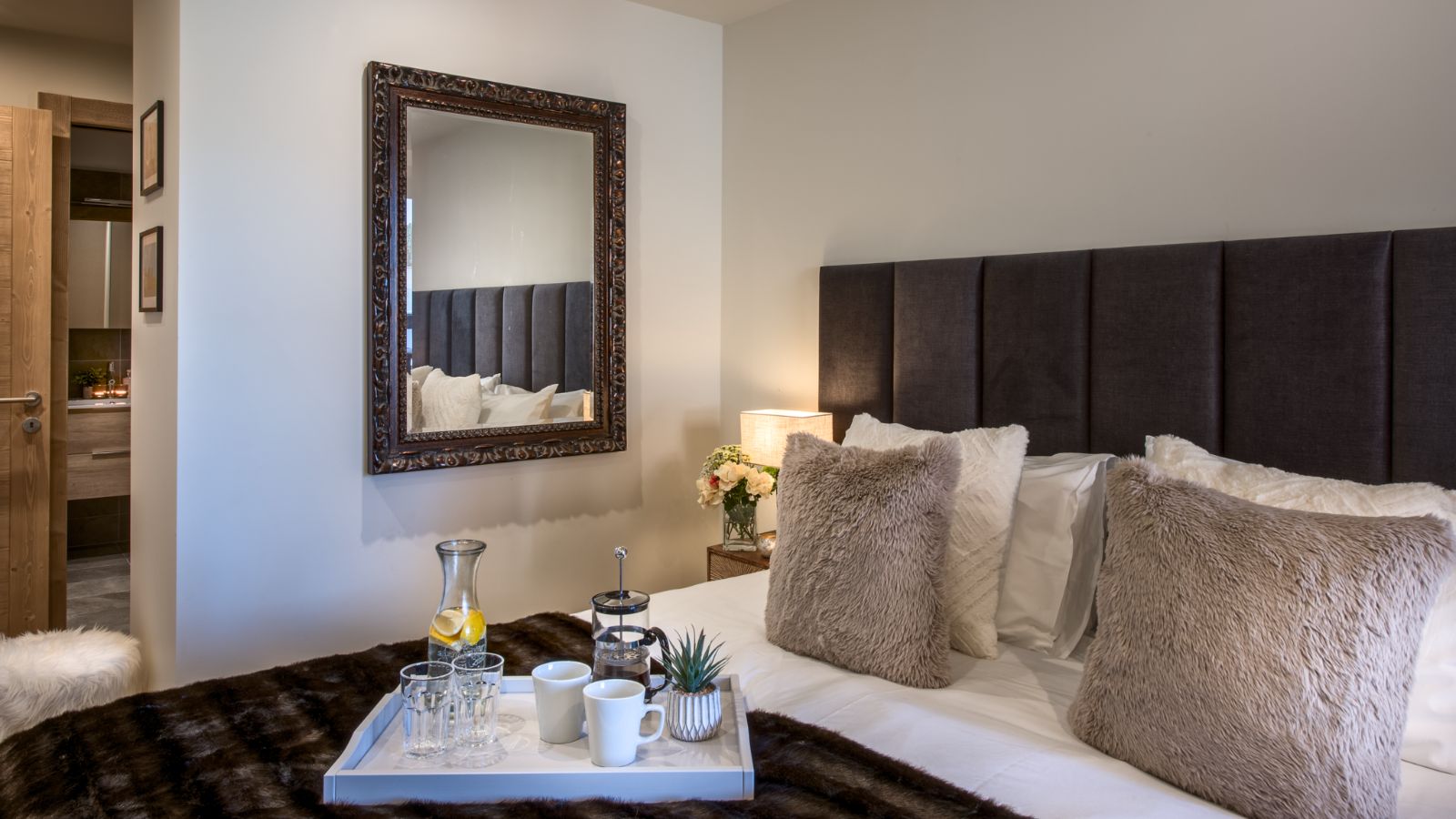 luxury-ski-chalet-les gets-apartment-artois-oxford-ski-bedroom 5.jpg