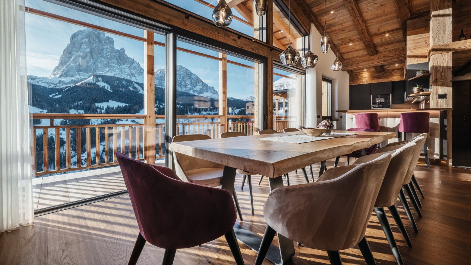 luxury-ski-chalets-val-gardena-robin-lefiro-oxford-ski-dining (1).jpg
