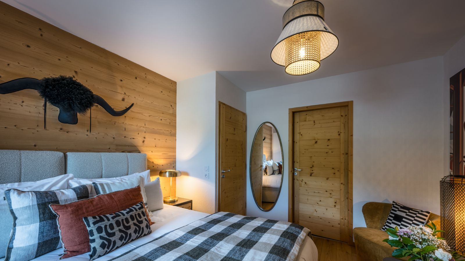 luxury-ski-chalet-les gets-apartment caly view-oxford-ski-bedroom 1.jpg