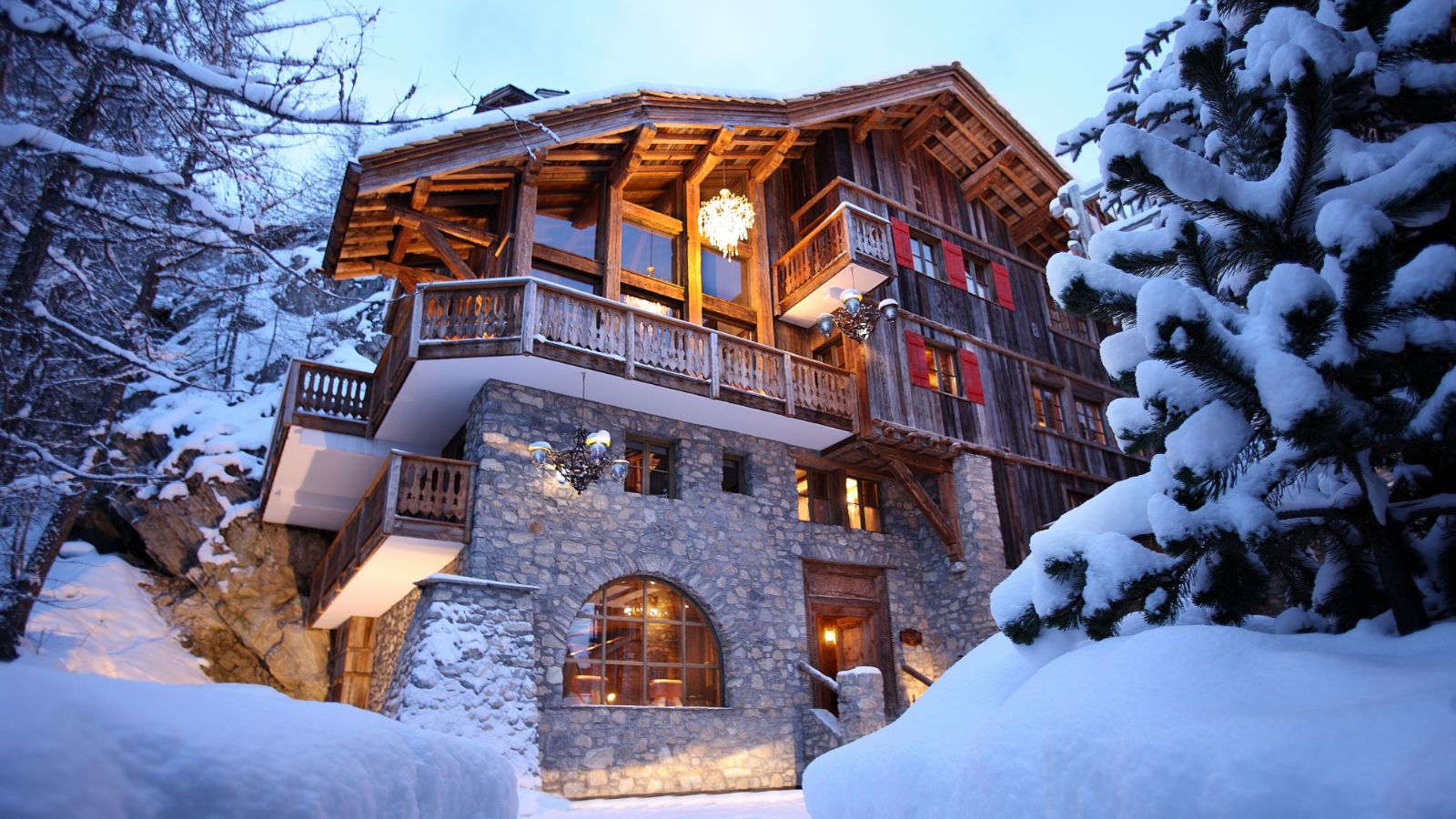 luxury-ski-chalets-val-disere-le-rocher-oxford-ski -exterior.jpg