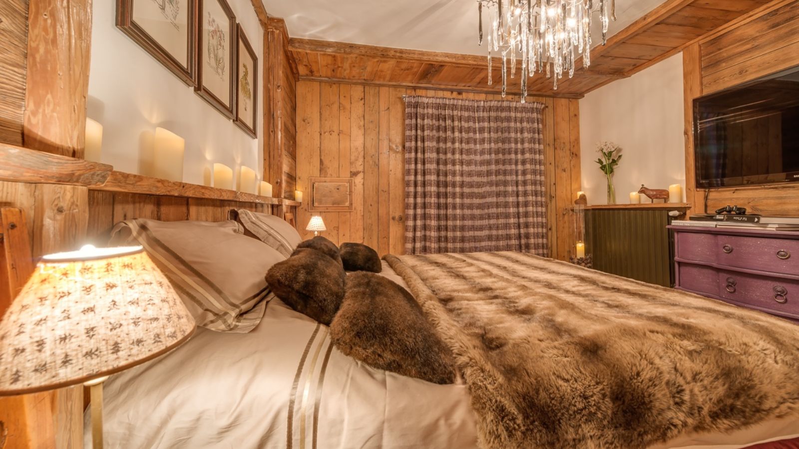 luxury-ski-chalets-val-disere-le-rocher-oxford-ski (16).jpg