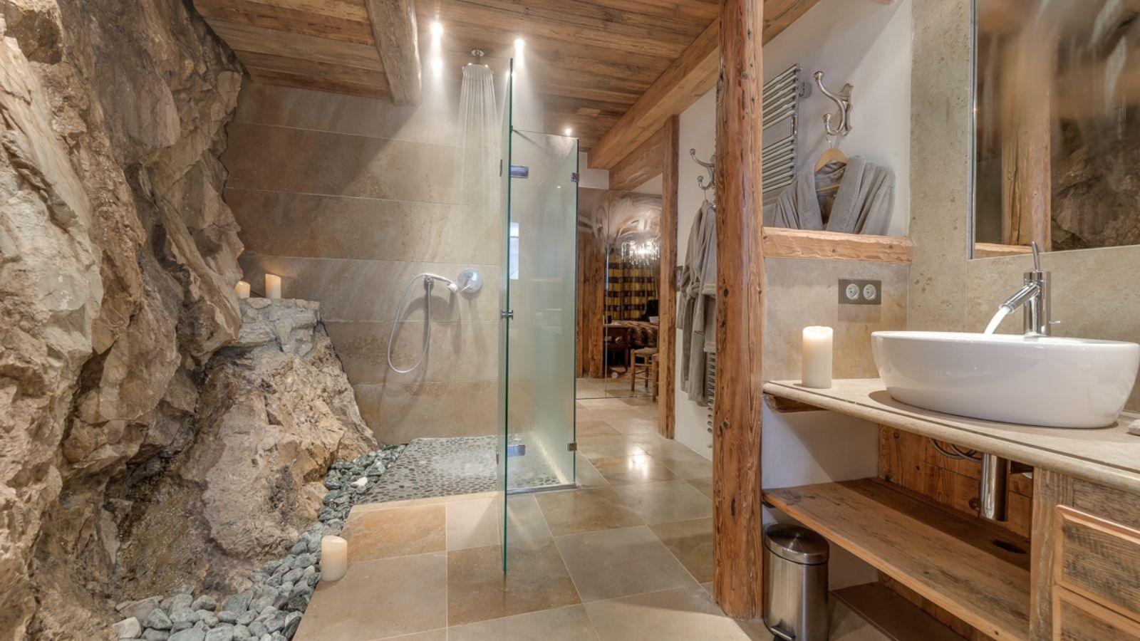 luxury-ski-chalets-val-disere-le-rocher-oxford-ski -bathroom (1).jpg