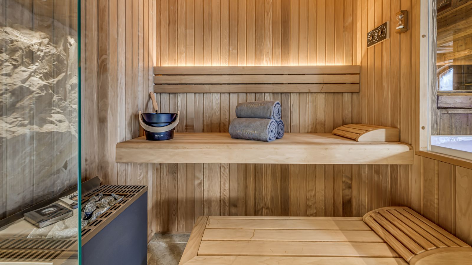 luxury-ski-chalets-val-disere-le-rocher-oxford-ski-sauna (2).jpg