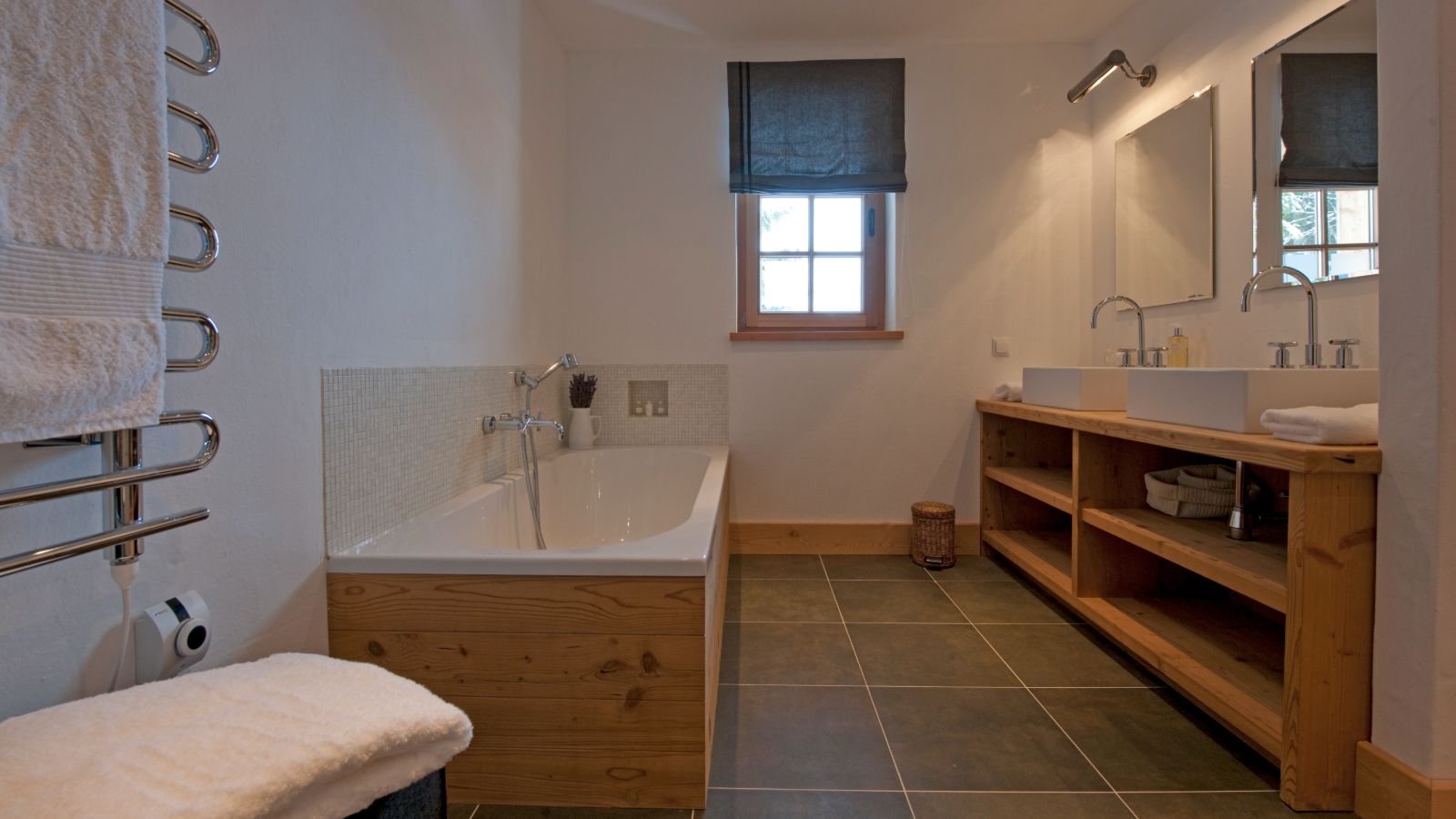 Luxury-Ski-Chalet-St-Anton-Chalet-Illimani-Oxford-Ski-Bathroom.jpg