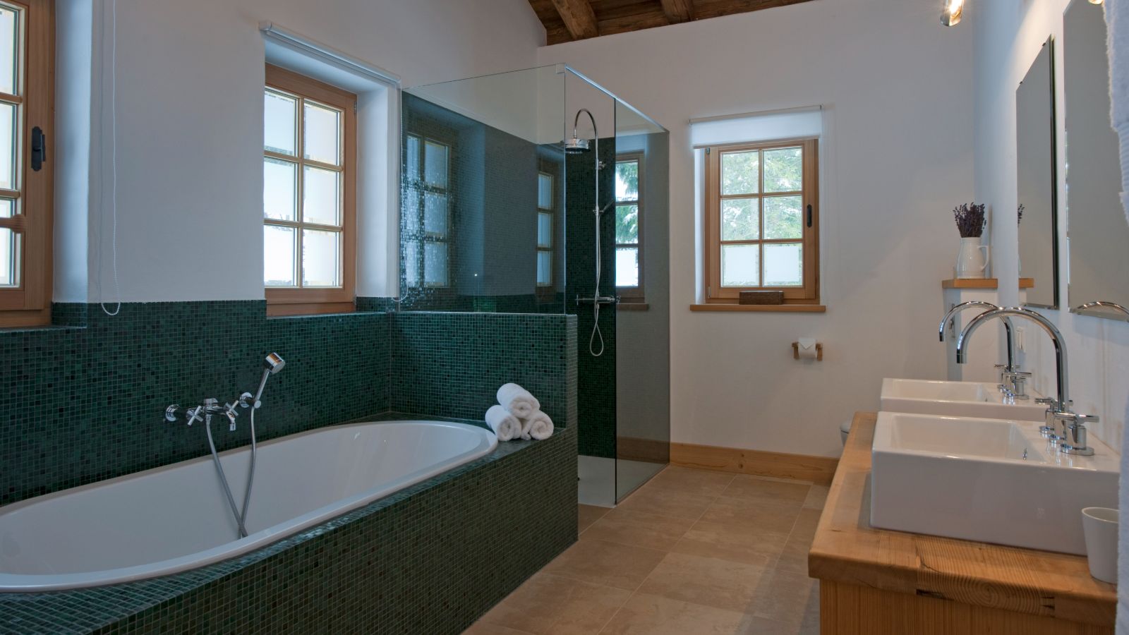 Luxury-Ski-Chalet-St-Anton-Chalet-Illimani-Oxford-Ski-Bathroom3.jpg