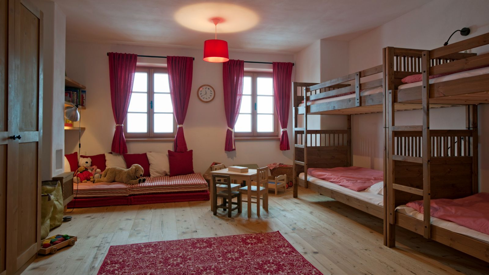 Luxury-Ski-Chalet-St-Anton-Chalet-Illimani-Oxford-Ski-Bunk-Bedroom (7).jpg