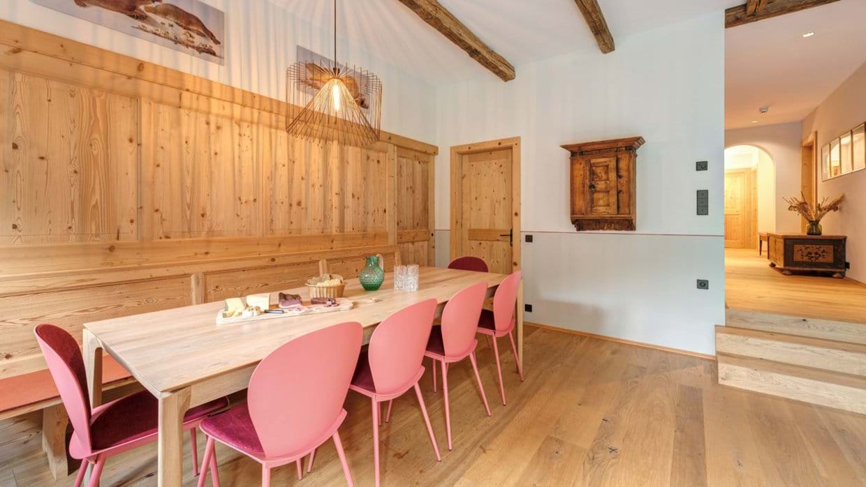 Luxury-Ski-Chalet-St-Anton-Chalet-Silver-Fox-1-Oxford-Ski-Dining.jpg