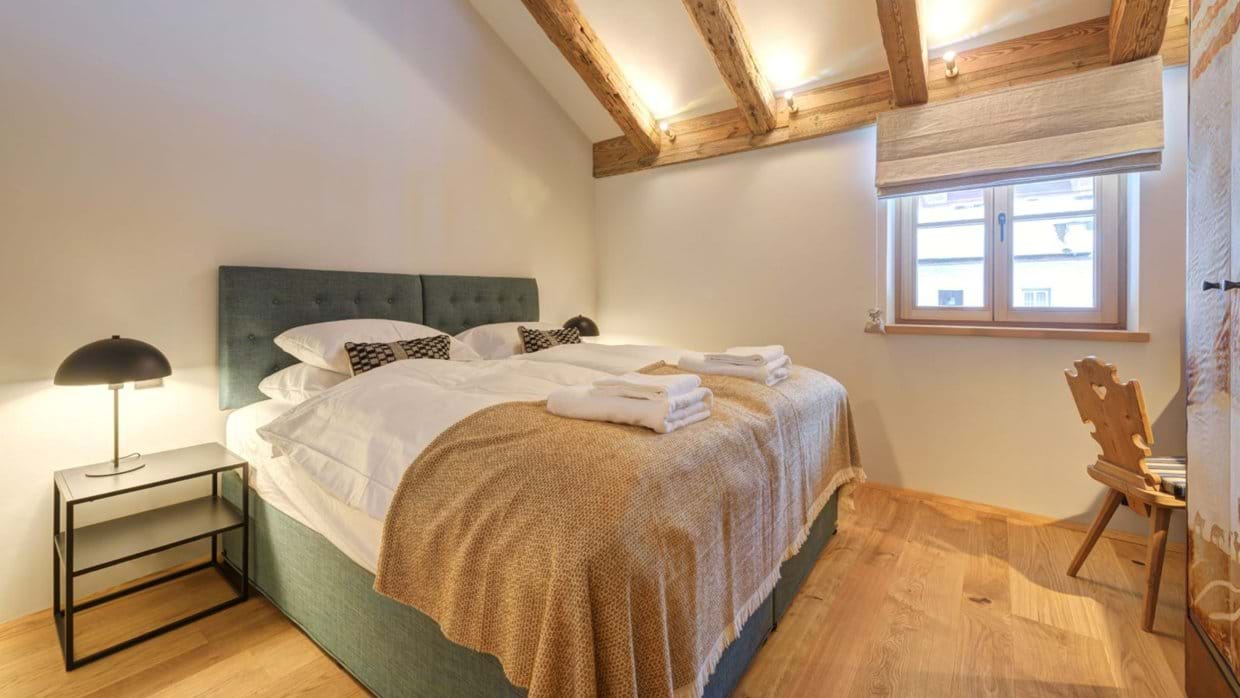 Luxury-Ski-Chalet-St-Anton-Chalet-Silver-Fox-3-Oxford-Ski-Bedroom (10).jpg