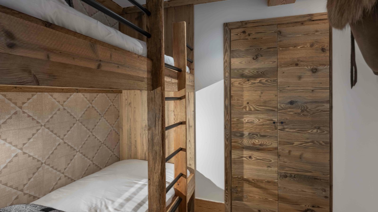 Luxury-Ski-Chalet-Courchevel-1850-Apartment-Le-Manej-8-Oxford-Ski-Bunk-Bedroom (11).jpg